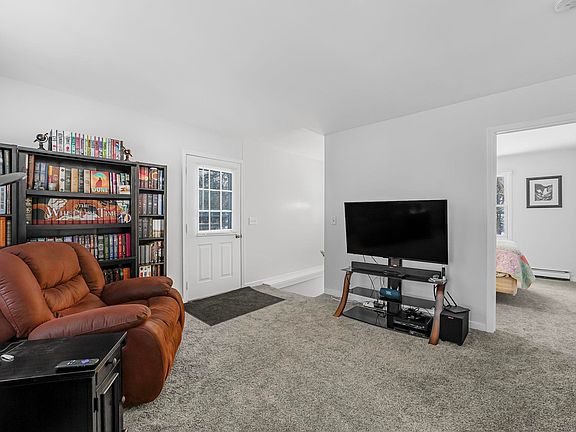 4th image of 2525 Five Mile Rd