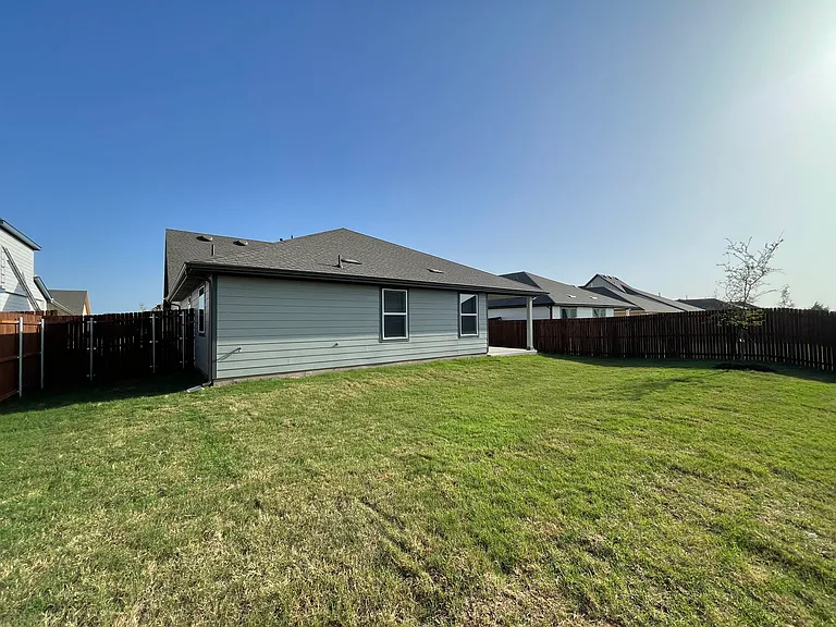 744 Sweet Pea Dr — Photo 29