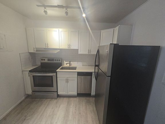 3rd image of 803 Yuma St APT 2