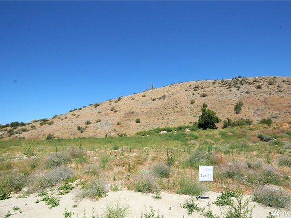 2nd image of 1097 Sunny Brooke Ln