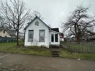 3107 E New York St photo 1