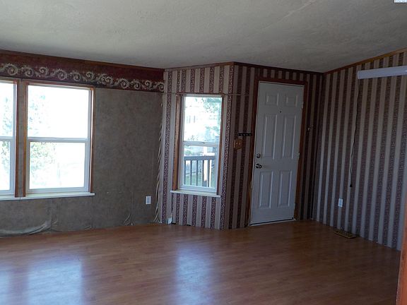 5th image of 2417 City View Dr