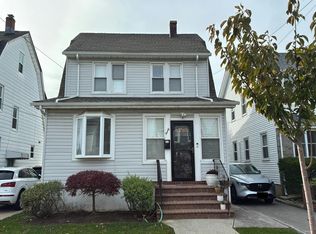 20 W Oxford St, Valley Stream, NY 11580