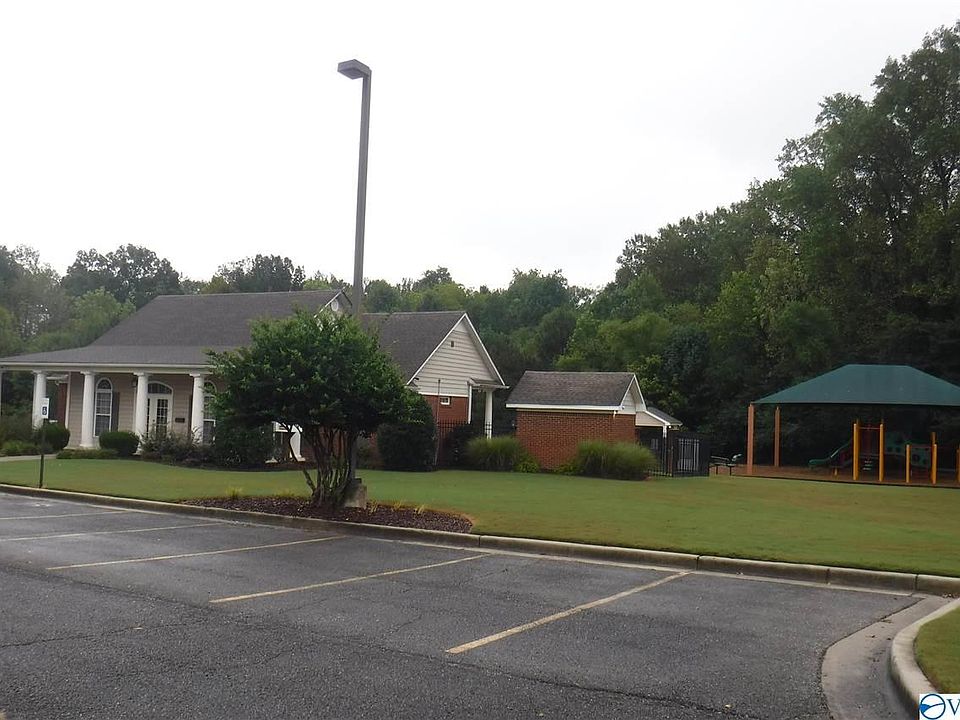 1st image of 5000 Willow Creek Dr SE
