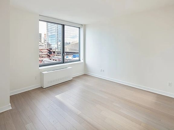 4th image of 312 11th Ave APT 20L