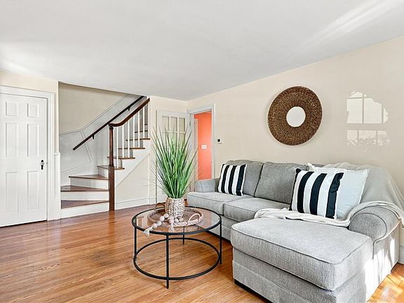 5th image of 141 Rosemere Rd