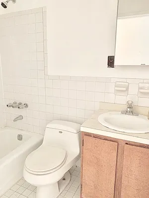 Rented by A P Realty Group NY LTD | media 21