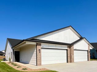 1100 W Trek Ct, Goddard, KS 67052