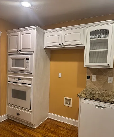 Microwave, oven, frig area