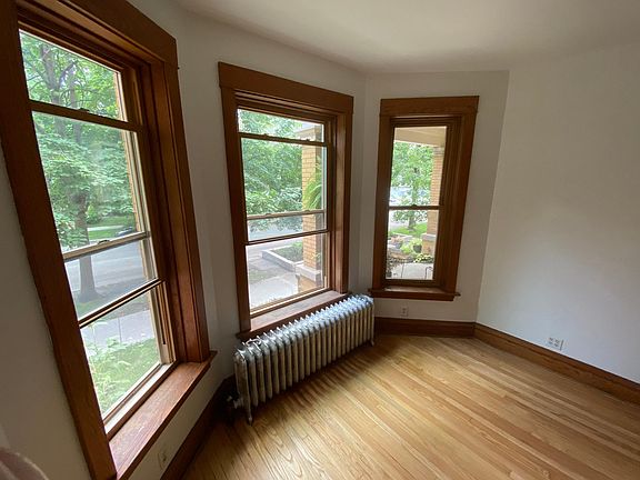 3rd image of 2222 W Giddings St #1