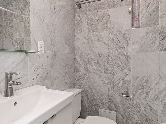 5th image of 211 W 58th St APT 8