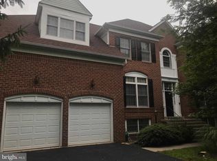 6108 Oakengate Way, Centreville, VA 20120