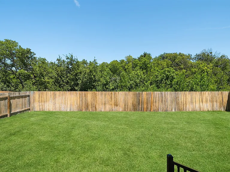 211 Brookside St — Photo 31