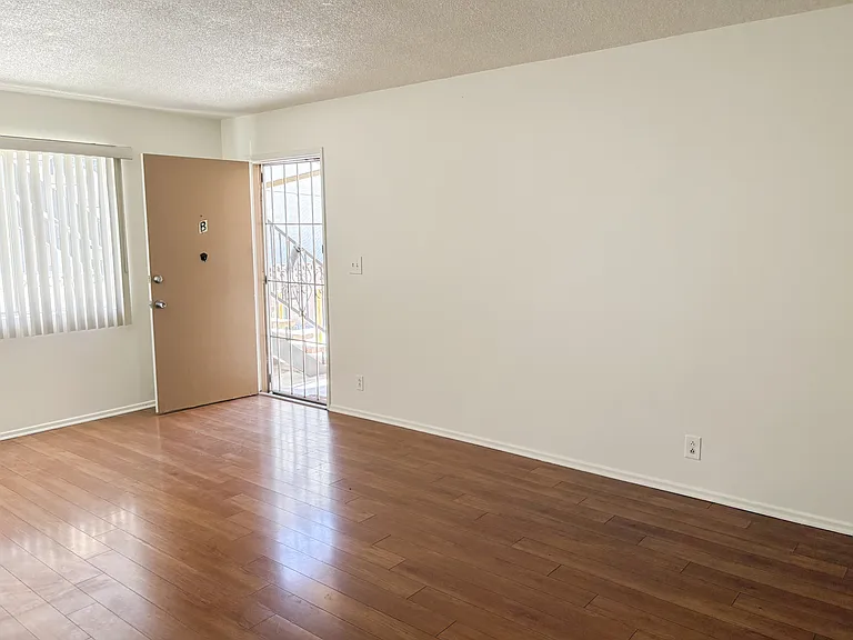 1616 S Chapel Ave #B — Photo 2