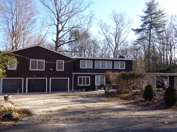158 Eagle Dr, Stamford, CT 06903