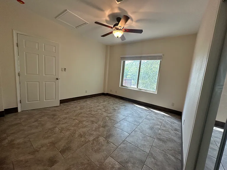 170 Interstate Dr #D — Photo 4