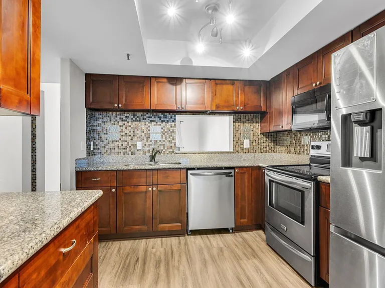 201 W Laurel St #607 — Photo 7