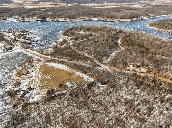 220 S Lake Cir, Cairo, MO 65239