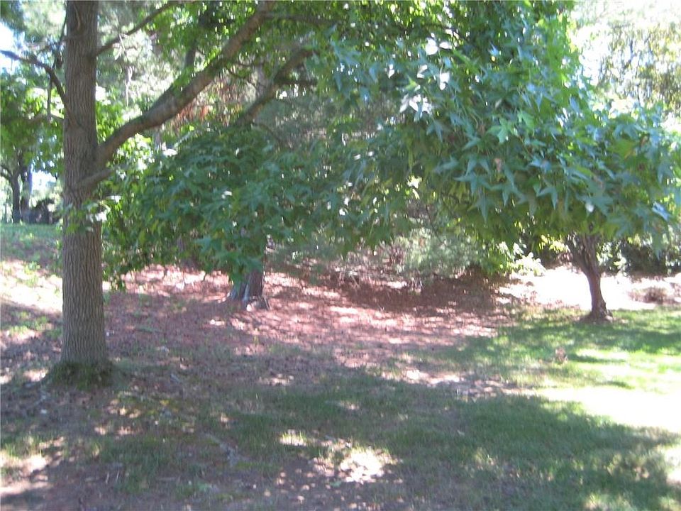 2nd image of 777A Spirea Plz