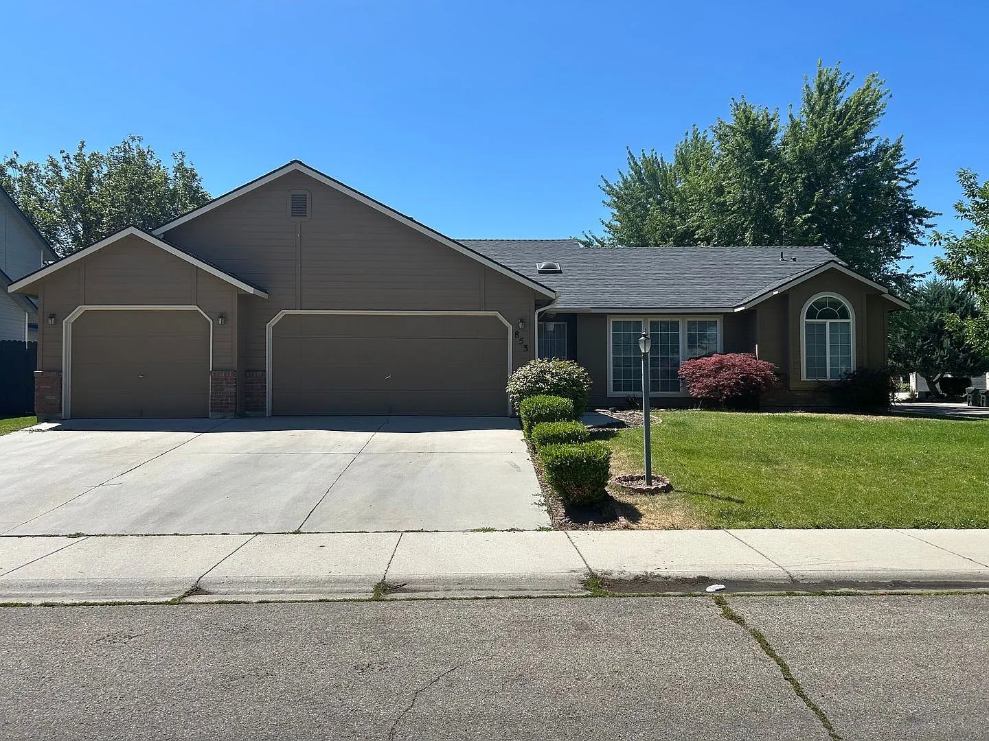 Spacious 3 Bedroom Home with Bonus Room on a Corner Lot with 3 Car Garage — Photo 1