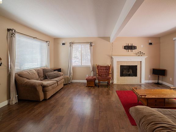 4th image of 24025 Oxbow Ln N