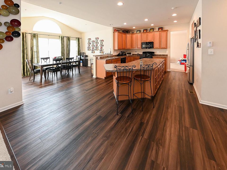 2nd image of 4607 Mary Beth Blvd