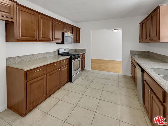 2nd image of 8846 Noble Ave