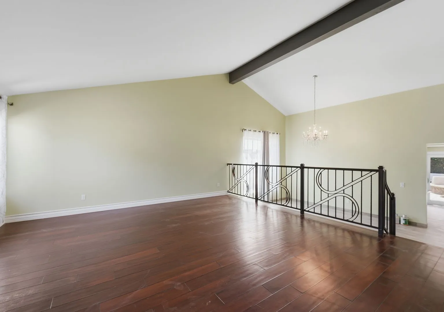 Stunning 4 bedroom, 3bath home, with pool in Laguna Niguel! — Photo 3