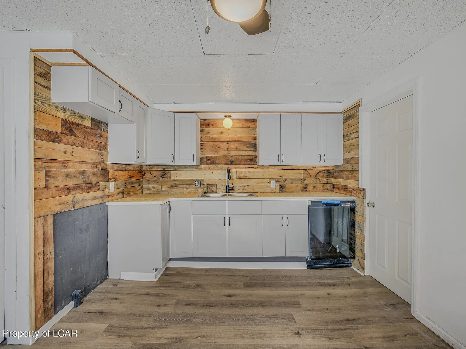 3 bed, 1240 sqft, $1,350 — Photo 3