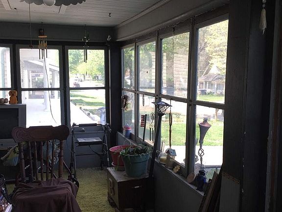 3rd image of 405 N Denver St
