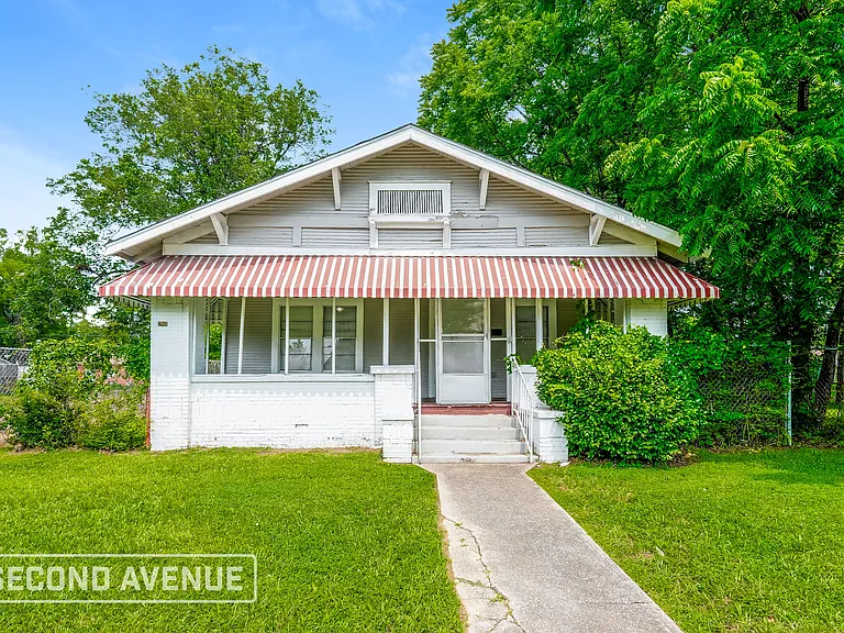 2908 Avenue I — Photo 1