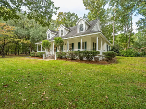 139 Pelzer Dr, Summerville, SC 29485