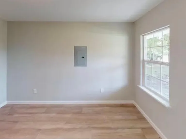 1185 Williamson St — Photo 4