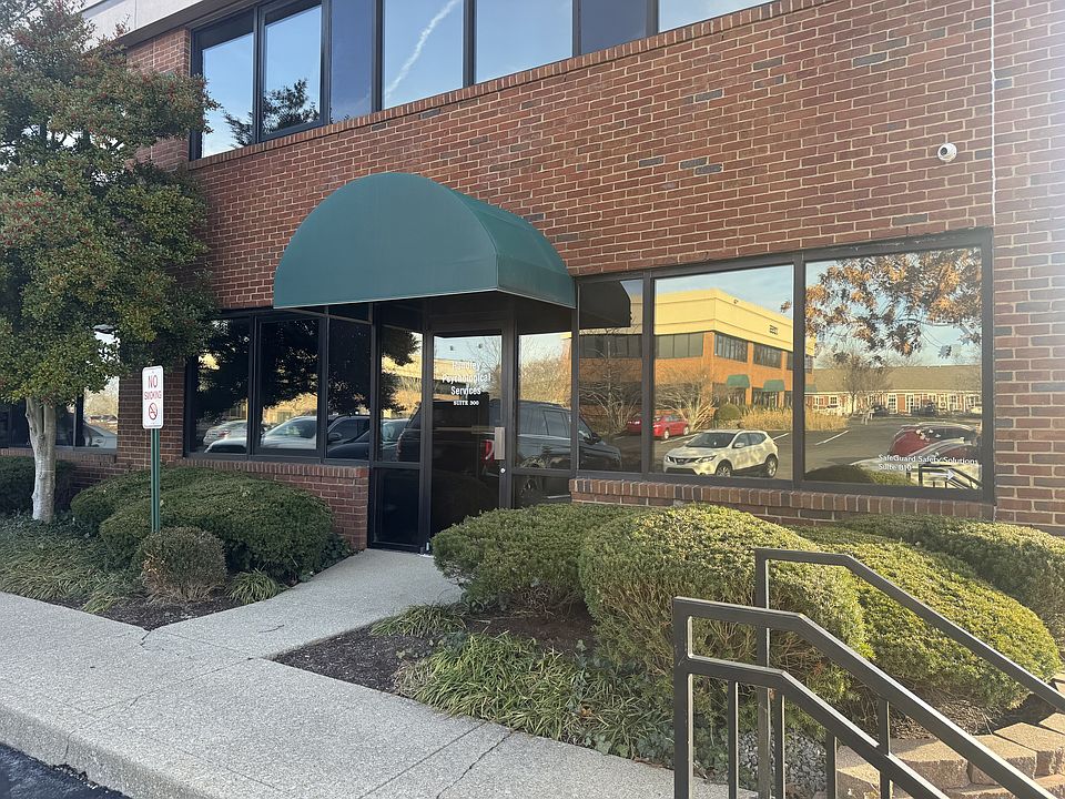 1st image of 2351 Huguenard Dr #102
