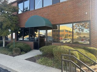 2351 Huguenard Dr #102, Lexington, KY 40503