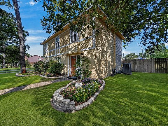 2nd image of 3706 Cypresswood Dr