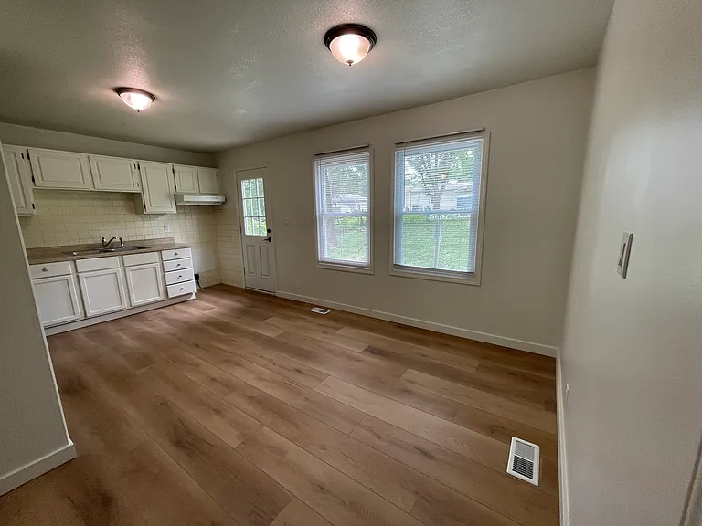 9306 Lewis Ave — Photo 7