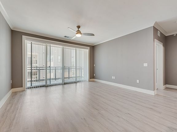 4th image of 3517 Windhaven Pkwy #2505