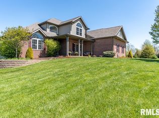 572 Pheasant Trl, Metamora, IL 61548