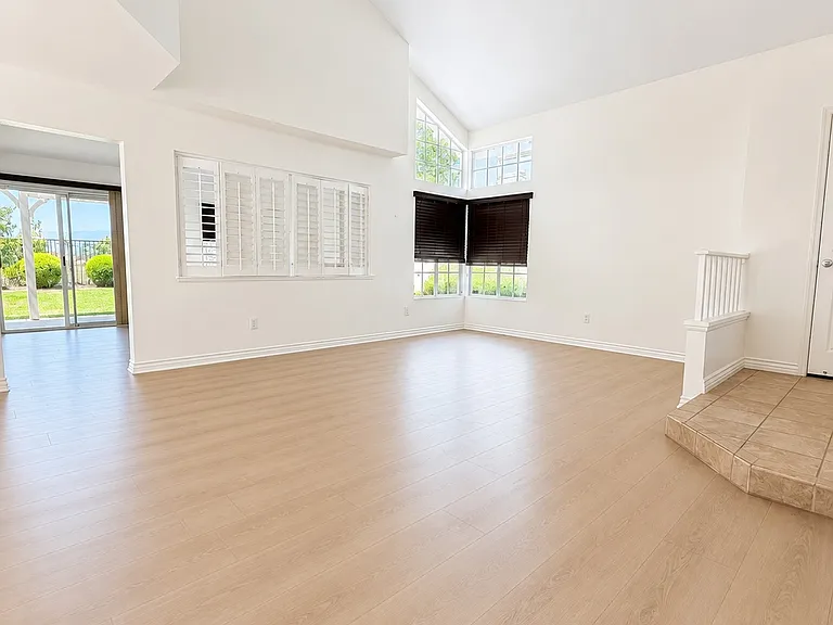 15434 Ficus St — Photo 3