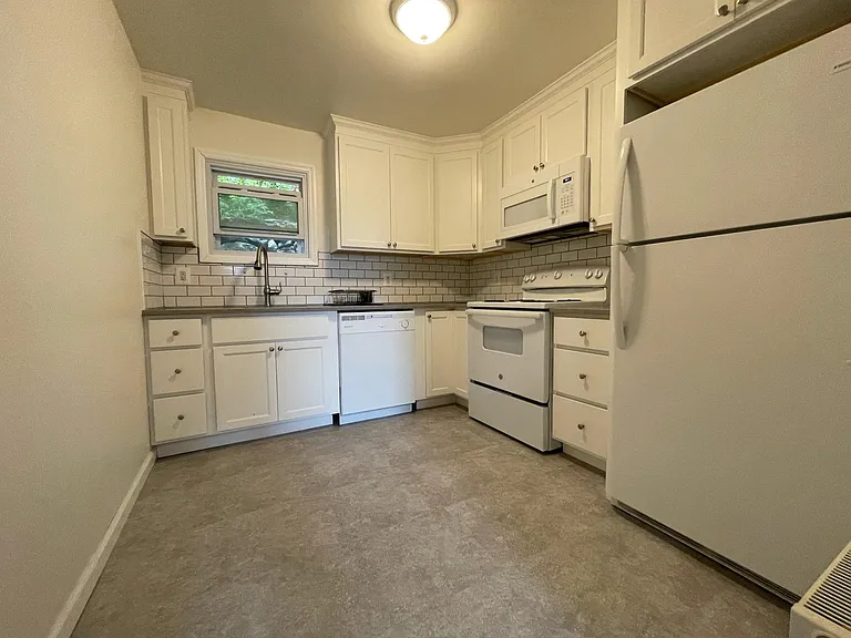 84 Mearns Ave #2-1 — Photo 2