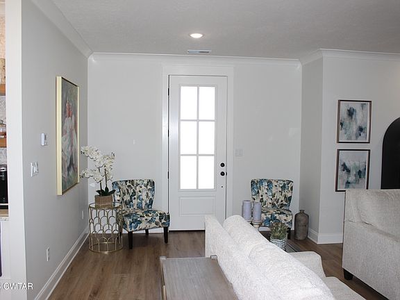 2nd image of 72 Emerald Breeze Dr