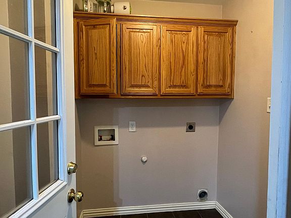 3rd image of 717 E Olive St