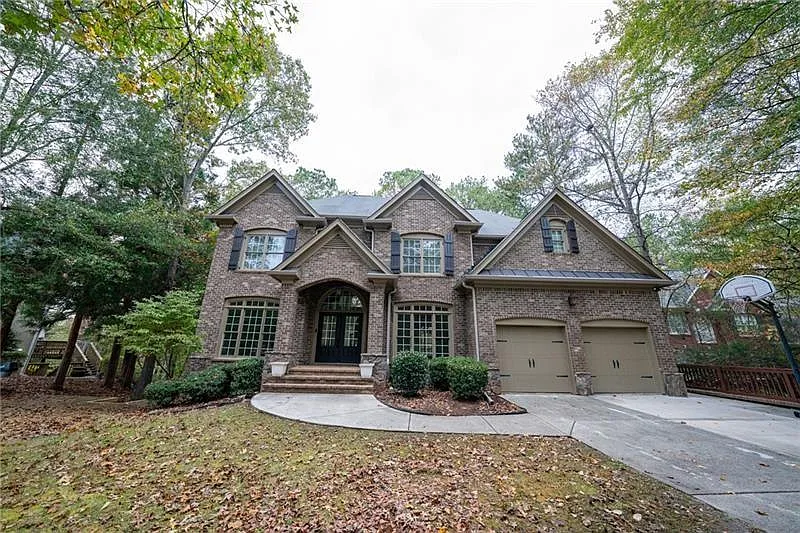 5 bed, 4.0 bath, 3234 sqft, $3,400 — Photo 3