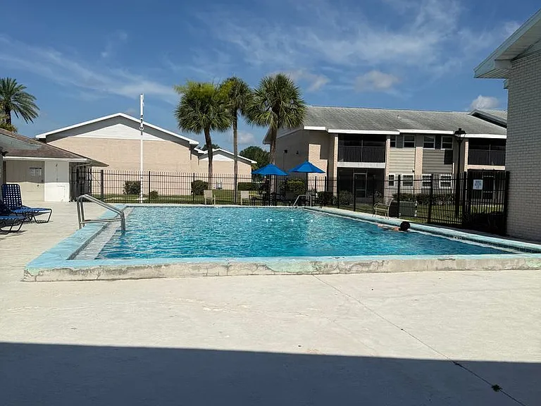 861 Sky Lake Cir #C — Photo 26