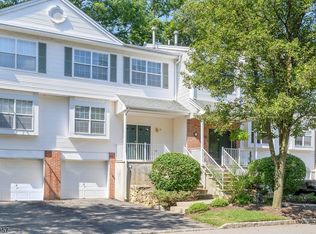30 Maple Ln #3302, Mount Arlington, NJ 07856