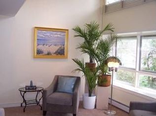 15 Hamilton Rd, Peabody, MA 01960