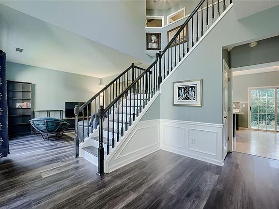 5th image of 3482 Chastain Glen Ln NE