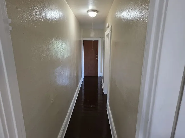236-240 Locust St — Photo 6