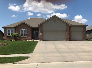 512 S 7th St, Springfield, NE 68059